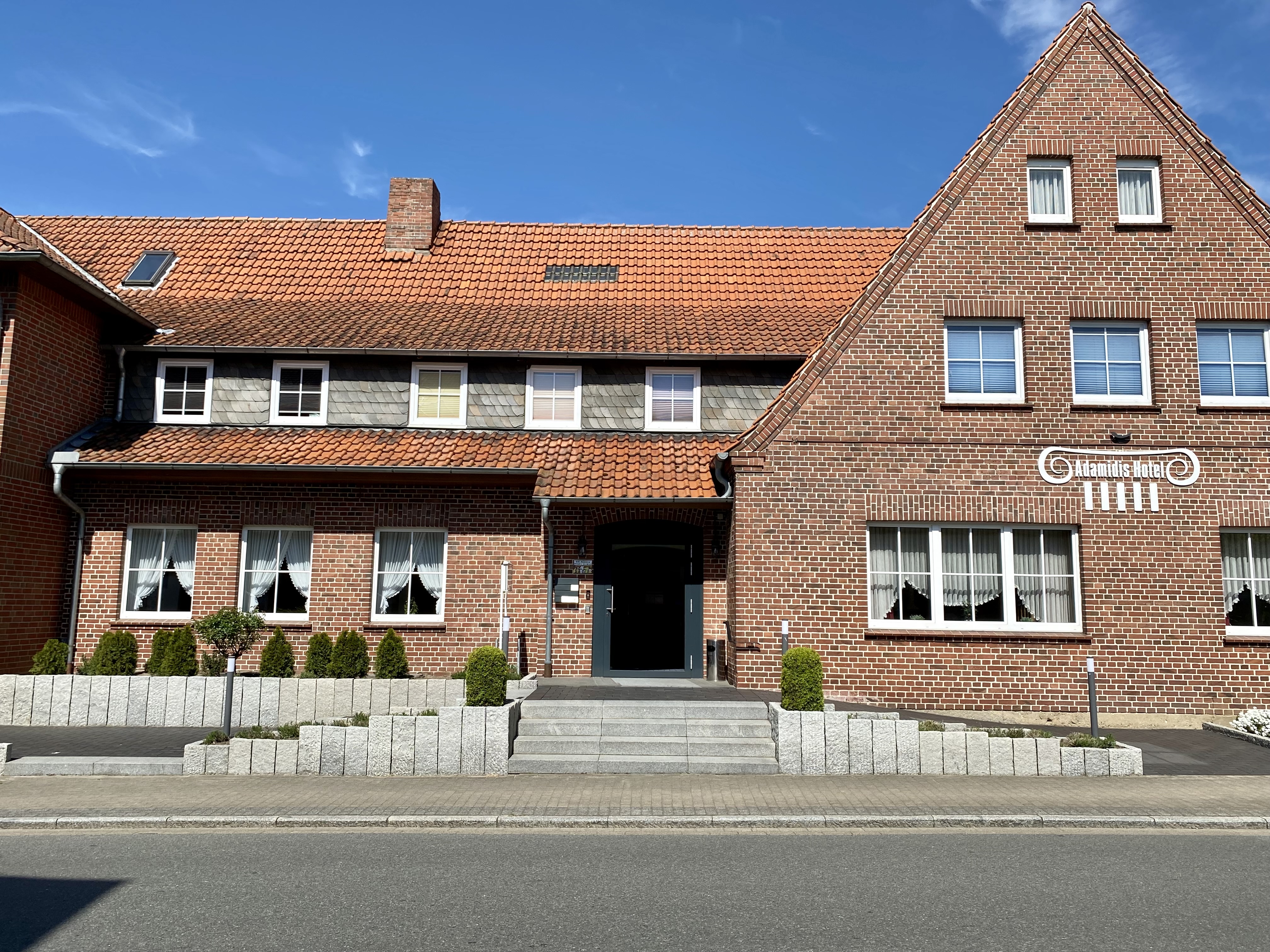 Adamidis Hotel Gebäudeansicht